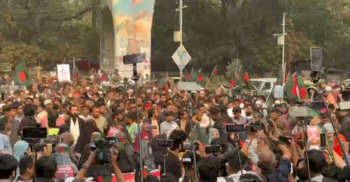 হাদির হত্যাকারীদের বিচারের দাবিতে উত্তাল শহীদ মিনার