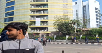 এনআইডি প্রক্রিয়া সম্পন্ন করতে নির্বাচন কমিশনে তারেক রহমান।