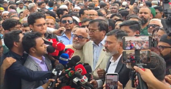 জিয়ার মাজারে ঢাকা সিটি করপোরেশনের নতুন প্রশাসকদের শ্রদ্ধা নিবেদন