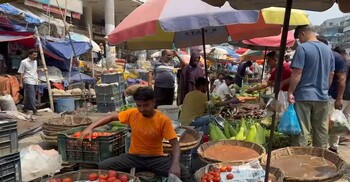 ঈদের পর বাজারে স্বস্তি, কমেছে ব্রয়লার মুরগির দাম