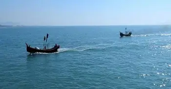 কক্সবাজার-হাতিয়া রুটে নৌযান চলাচলে সতর্কতা