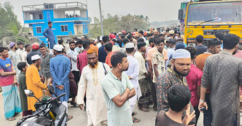 ট্রাকচাপায় প্রাণ গেলো মোটরসাইকেল আরোহী বাবা-ছেলের