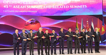 President joins ASEAN Summit in Indonesia