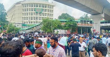 Protesters occupy Shahbagh