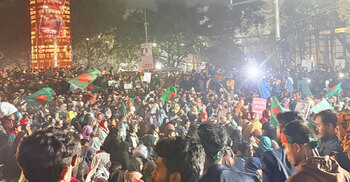 হাদি হত্যার বিচার দাবি: দ্বিতীয় দিনে রাতেও জনসমুদ্র শাহবাগ