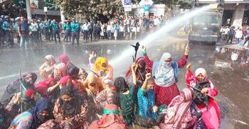 Police disperse protesters at Shahbagh using water cannons
