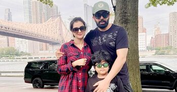 বন্ধু দিবসে নিউইয়র্কে শাকিব-বুবলীর রোমান্স