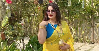 পরিবারসহ ওমরাহ পালন করছেন চিত্রনায়িকা শিল্পী