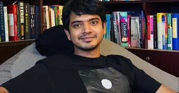 ‘রাজনীতি বাদ দিয়ে মাস্টারিতে’ মনোযোগী শামীম, আসছে তার লেখা ৫ বই