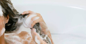 Can sulphates in shampoo cause hair fall?