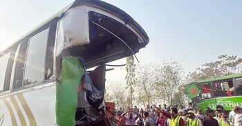 জাজিরায় দুই বাসের সংঘর্ষে চালকের সহকারী নিহত, আহত ১০