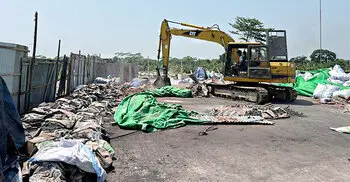 শরীয়তপুরে গুড়িয়ে দিলো অবৈধ সিসা কারখানা