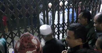 এসএসসির প্রবেশপত্র না পেয়ে বিক্ষোভ, আশ্বাসে মুক্ত প্রধান শিক্ষক