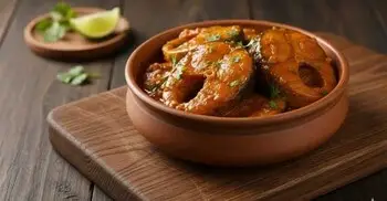 শোল মাছের দোপেঁয়াজা, একবার খেলেই মন ভরবে