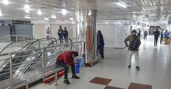 রাত ৮টার মধ্যে সারাদেশে দোকান-শপিংমল বন্ধের সিদ্ধান্ত