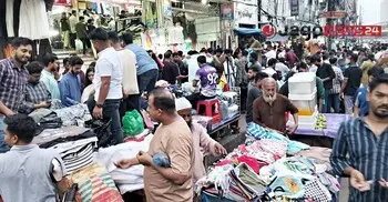 ঈদ ঘিরে জমে উঠতে শুরু করেছে নিউমার্কেট