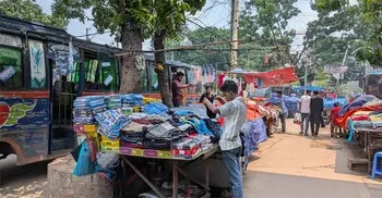 গরম ও জ্বালানি সংকটে বৈশাখী কেনাকাটায় ভাটা, ক্রেতাশূন্য ফুটপাত