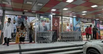 সন্ধ্যা ৬টায় দোকান বন্ধ নিয়ে ব্যবসায়ীদের অসন্তোষ, সময় বাড়ানোর দাবি