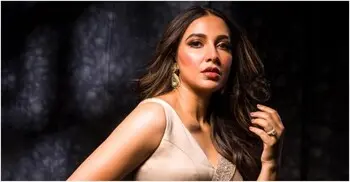 মমতাকে দেবী দুর্গা বলে বিজেপিকে অসুর বললেন শুভশ্রী, ট্রলের বন্যা