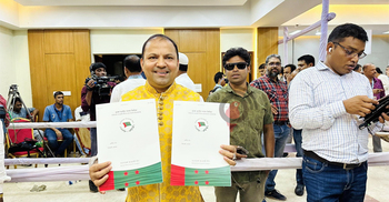 আওয়ামী লীগের মনোনয়ন ফরম কিনলেন অভিনেতা সিদ্দিক