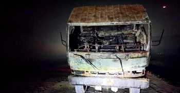 সিরাজগঞ্জে গভীর রাতে ট্রাকে অগ্নিসংযোগ