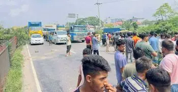 হত্যার প্রতিবাদে সোনারগাঁয়ে ঢাকা-চট্টগ্রাম মহাসড়কে বিক্ষোভ, যানজট