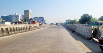 ‘চাকরি বাঁচাতে আতঙ্ক নিয়ে কর্মস্থলে যাচ্ছি’