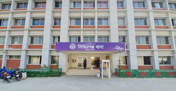 বাসের ভেতর মিললো হেলপারের নিথর দেহ