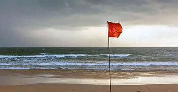 Low pressure forms over Bay, signal 3 at two ports