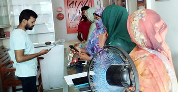 কুষ্টিয়ায় সিম সংকট, মোবাইল ব্যাংকিং অ্যাকাউন্ট খুলতে ভোগান্তি