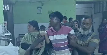 স্বামীর ভ্যানে করে যাচ্ছিলেন বাবার বাড়ি, প্রাণ গেলো পথে