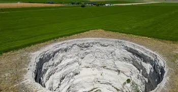 তুরস্কে কৃষি জমিতে বাড়ছে সিঙ্কহোল, উদ্বিগ্ন চাষিরা