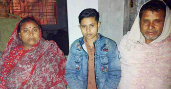 হঠাৎ ছেলে হয়ে গেলেন কলেজ পড়ুয়া মেয়ে