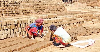 ভাটায় পুড়ছে শিশুর শৈশব