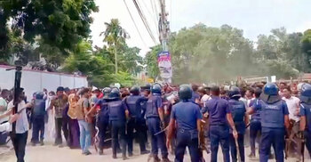 সিরাজগঞ্জে দফায় দফায় সংঘর্ষ, পুলিশসহ আহত ১৫