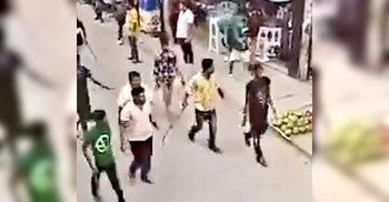 বিজয়ী প্রার্থীর বাসার সামনে পরাজিতদের অস্ত্রের মহড়া