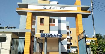 স্ত্রীর ডিভোর্স লেটার পেয়ে ফাঁস নিলেন স্বামী