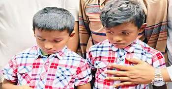 মা-বাবা হারানো দুই শিশুর পাশে দাঁড়ালেন প্রধানমন্ত্রী