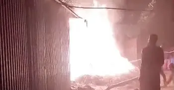 সিরাজগঞ্জে জামায়াত নেতার বাড়িতে আগুন