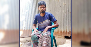 টাকার অভাবে চিকিৎসা বন্ধ দুর্ঘটনায় আহত ফুলালের