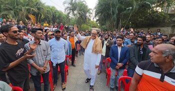 নেতাকর্মীদের সঙ্গে আসলাম চৌধুরীর মতবিনিময়