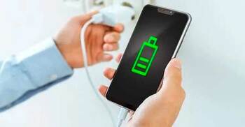 সারাক্ষণ ফোন চার্জে দিয়ে রেখে ভুল করছেন না তো?