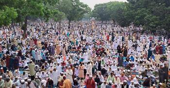 এক ঘণ্টা আগেই কানায় কানায় পূর্ণ শোলাকিয়া ময়দান