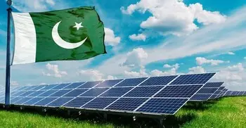 হরমুজ প্রণালি সংকটেও জ্বালানিতে নির্ভার পাকিস্তান, রহস্য কী?