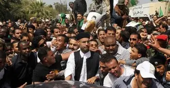 গাদ্দাফি পুত্রের শেষ বিদায়ে হাজারো মানুষের ঢল