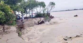 পদ্মা সেতু কনস্ট্রাকশন ইয়ার্ড রক্ষা বাঁধের ১০০ মিটার ধস