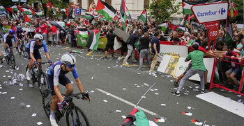 Pro-Palestinian protests disrupt Spain’s Vuelta cycling race