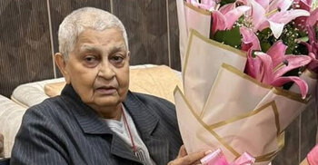 Gayatri Chakravorty Spivak arrives in Dhaka for Lalon commemoration