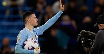 Foden hat-trick keeps Man City in thick of title race