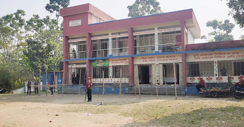 দায়িত্বে অবহেলার অভিযোগে প্রিজাইডিং ও পোলিং অফিসারকে অব্যাহতি